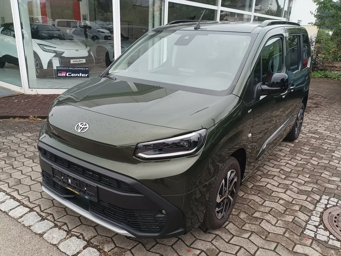 Toyota Proace City Verso 1.5 D-4D L1 Aut Team Deutschland Grün - 2