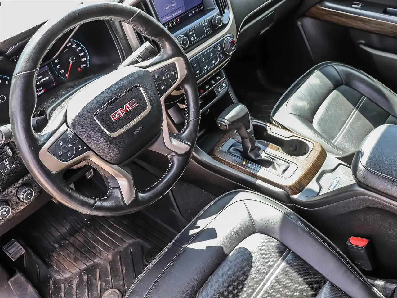 GMC Canyon снимка GMC Canyon