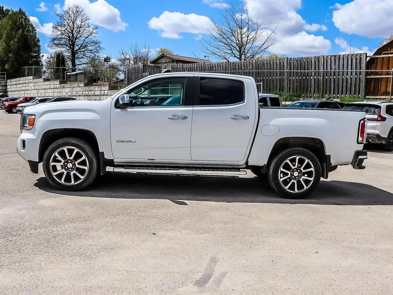 GMC Canyon снимка GMC Canyon