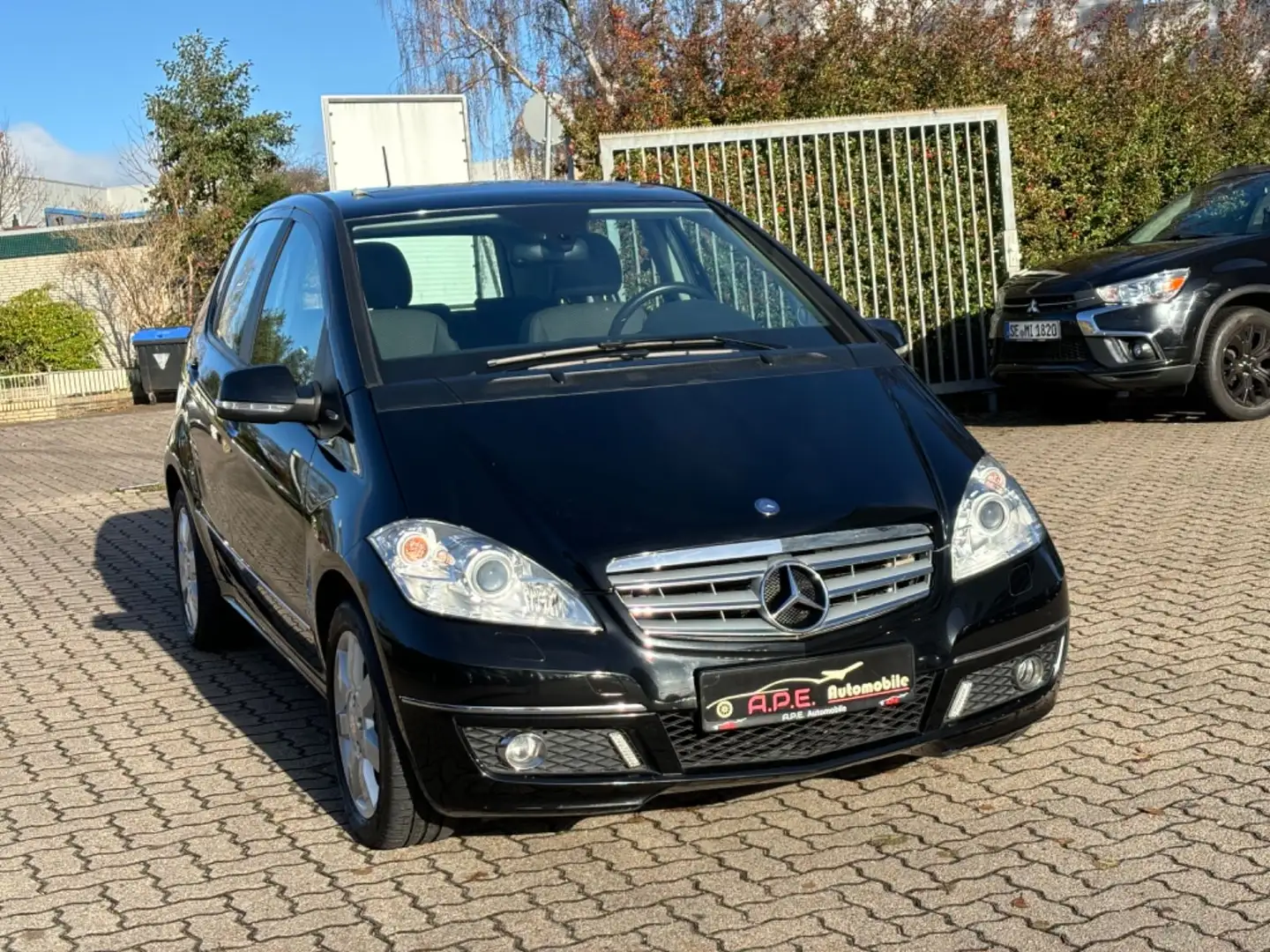 Mercedes-Benz A 150 AVANTGARDE XENON FACELIFT Schwarz - 1