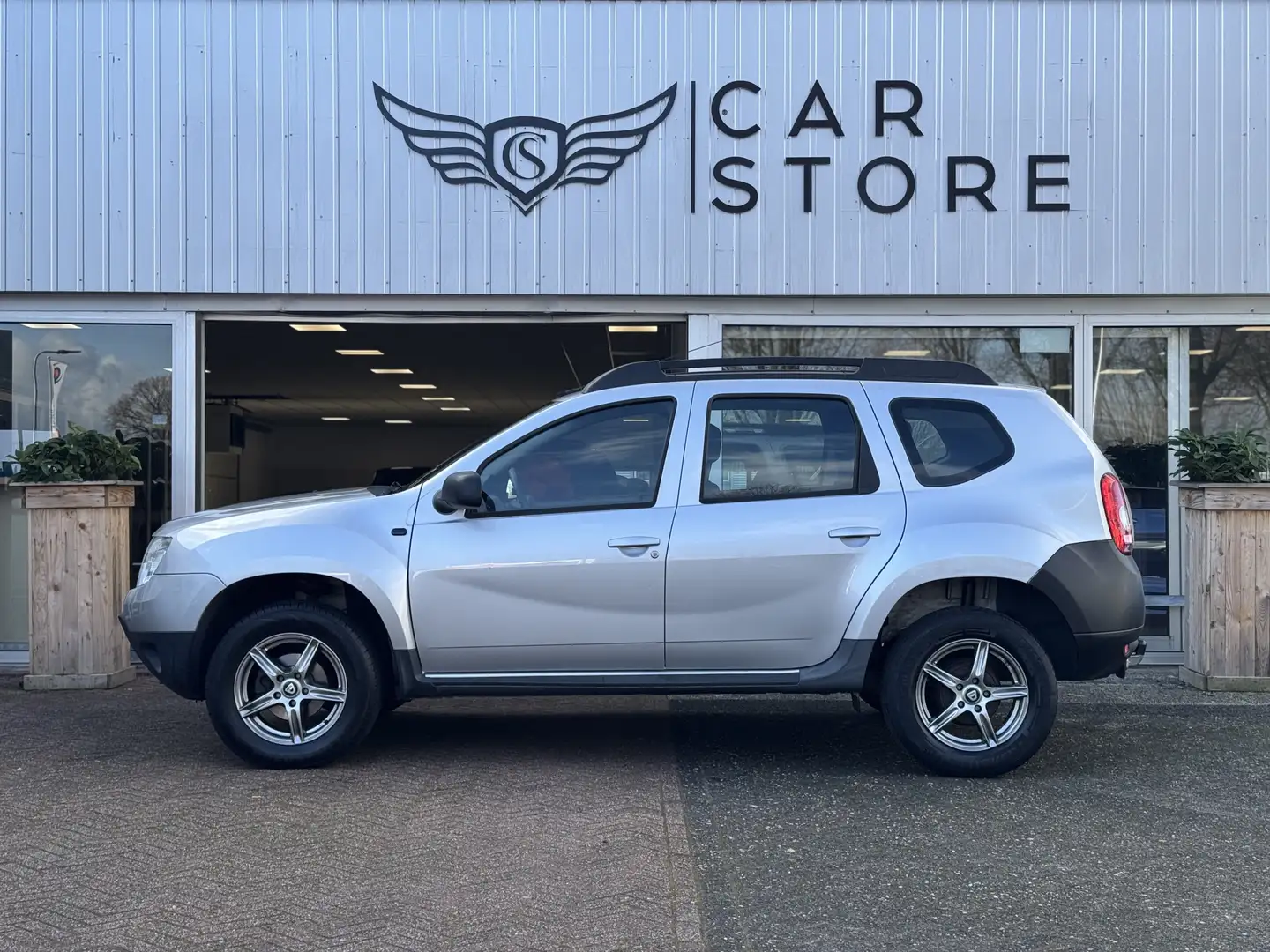 Dacia Duster 1.6 Lauréate 2wd |CARPLAY|AIRCO|ELEK. PAKKET|LM VE Grijs - 2