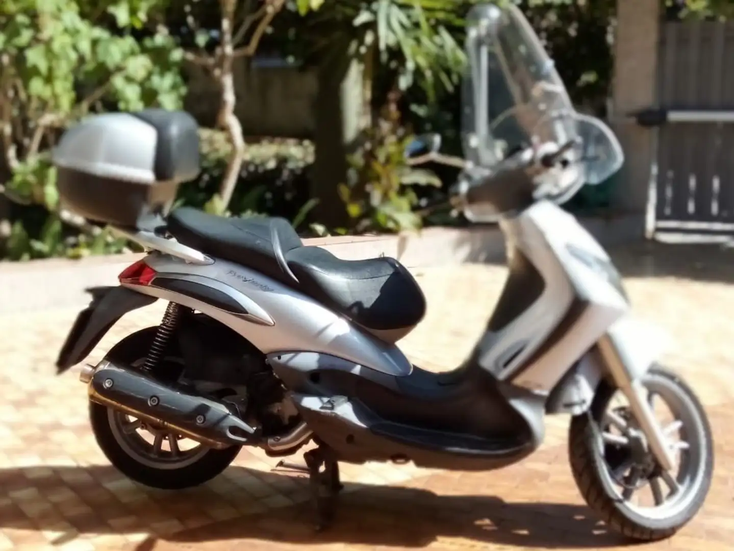 Piaggio Beverly 400 Argento - 2
