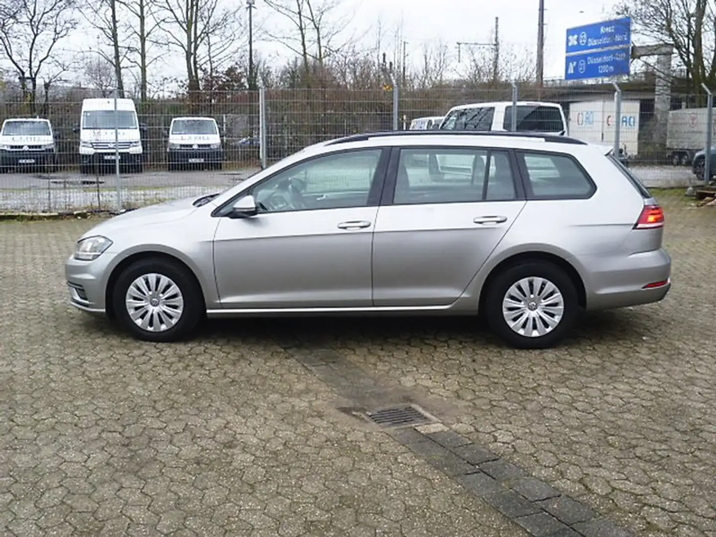 Volkswagen Golf Variant Trendline BMT 85kw 115PS 1.Hand Scheckheft top Zus Сірий - 2
