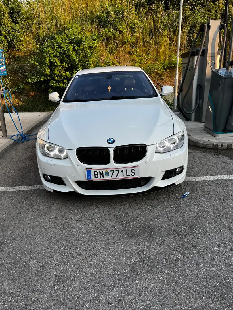 BMW 330 330d Coupé Aut. Weiß - 2
