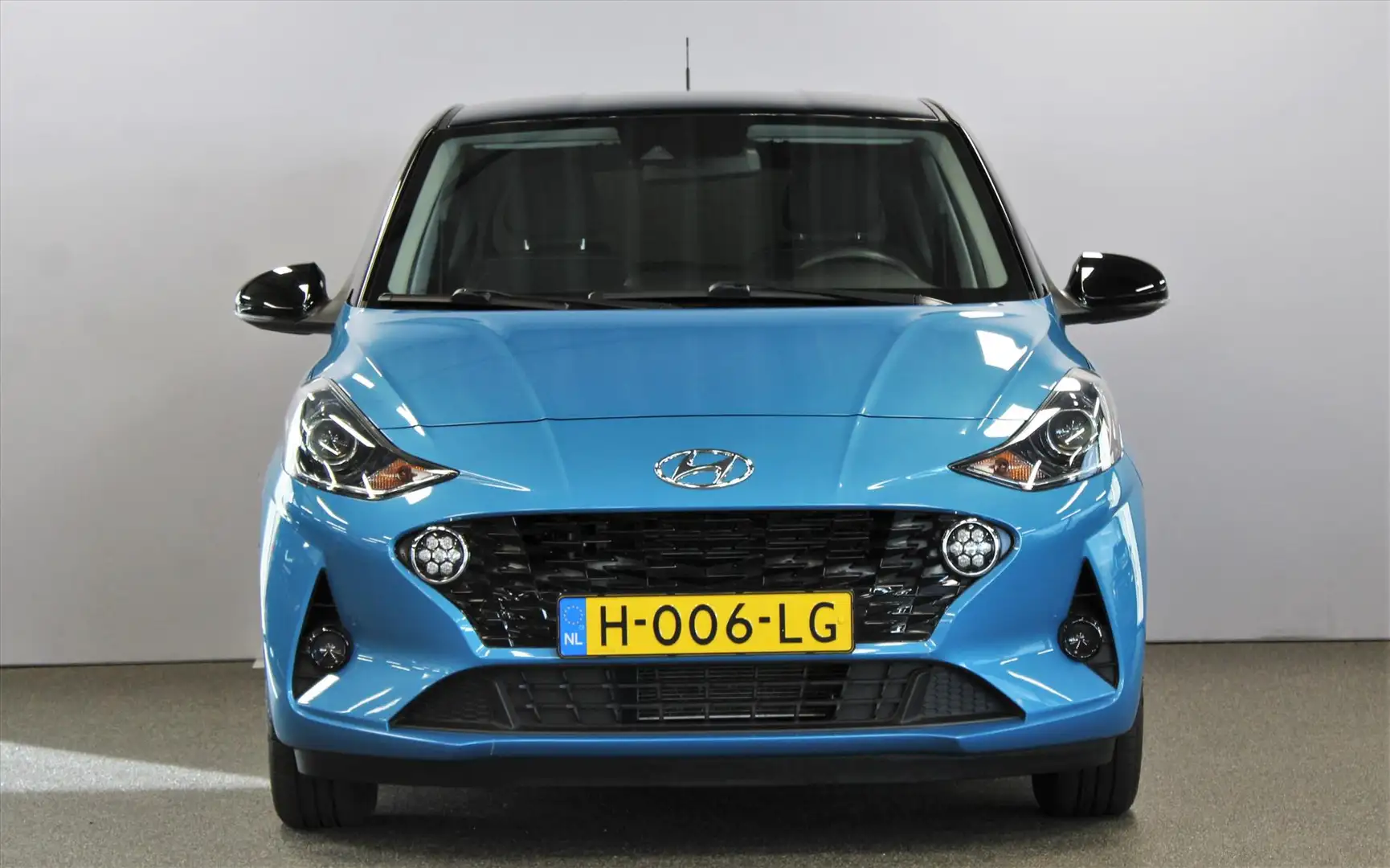 Hyundai i10 1.0i Premium I Navi I Climat controle I Trekhaak Blauw - 2