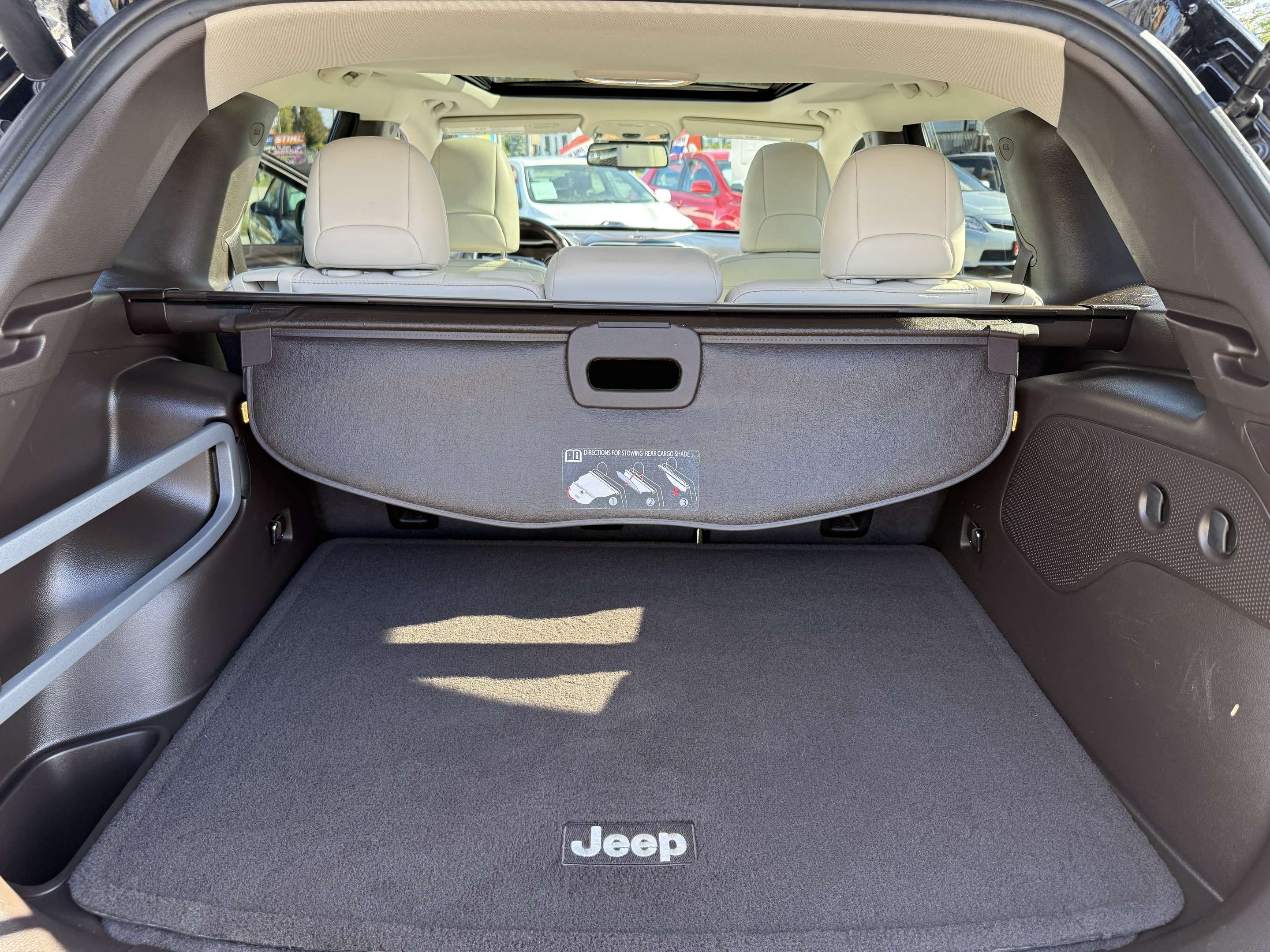 2017 Jeep Cherokee 30,505km-4WD Overland-leather-panroof-fully loaded thumb 25