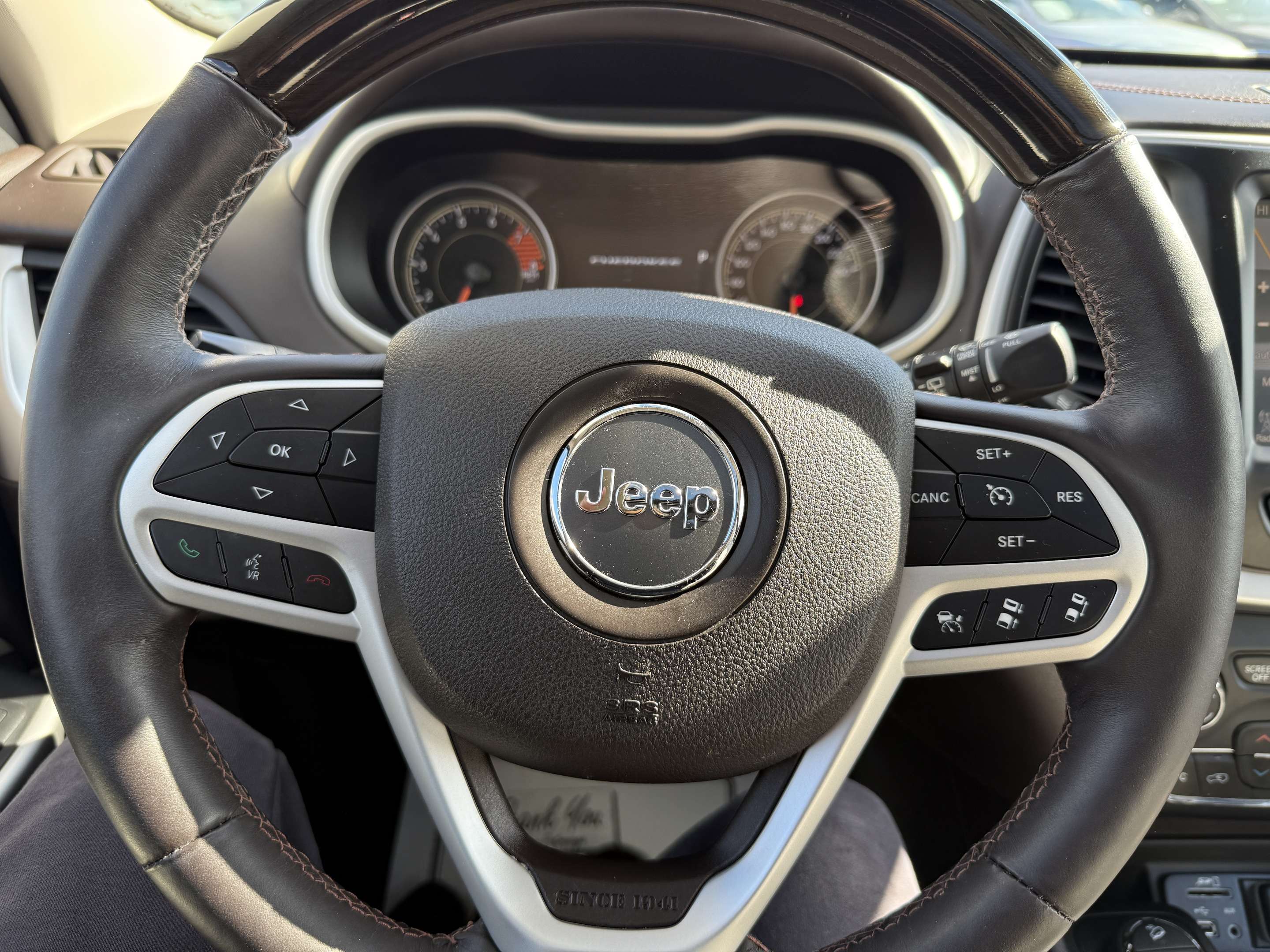 2017 Jeep Cherokee 30,505km-4WD Overland-leather-panroof-fully loaded thumb 14