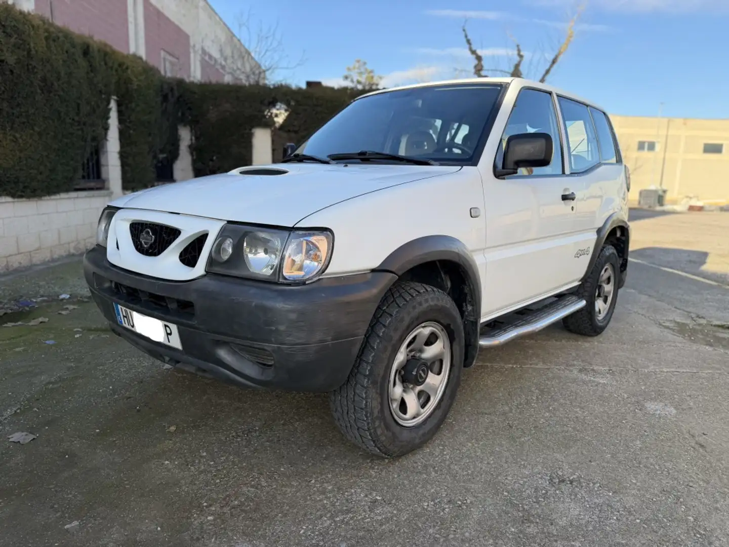 Nissan Terrano 2.7 TD Comfort Weiß - 2