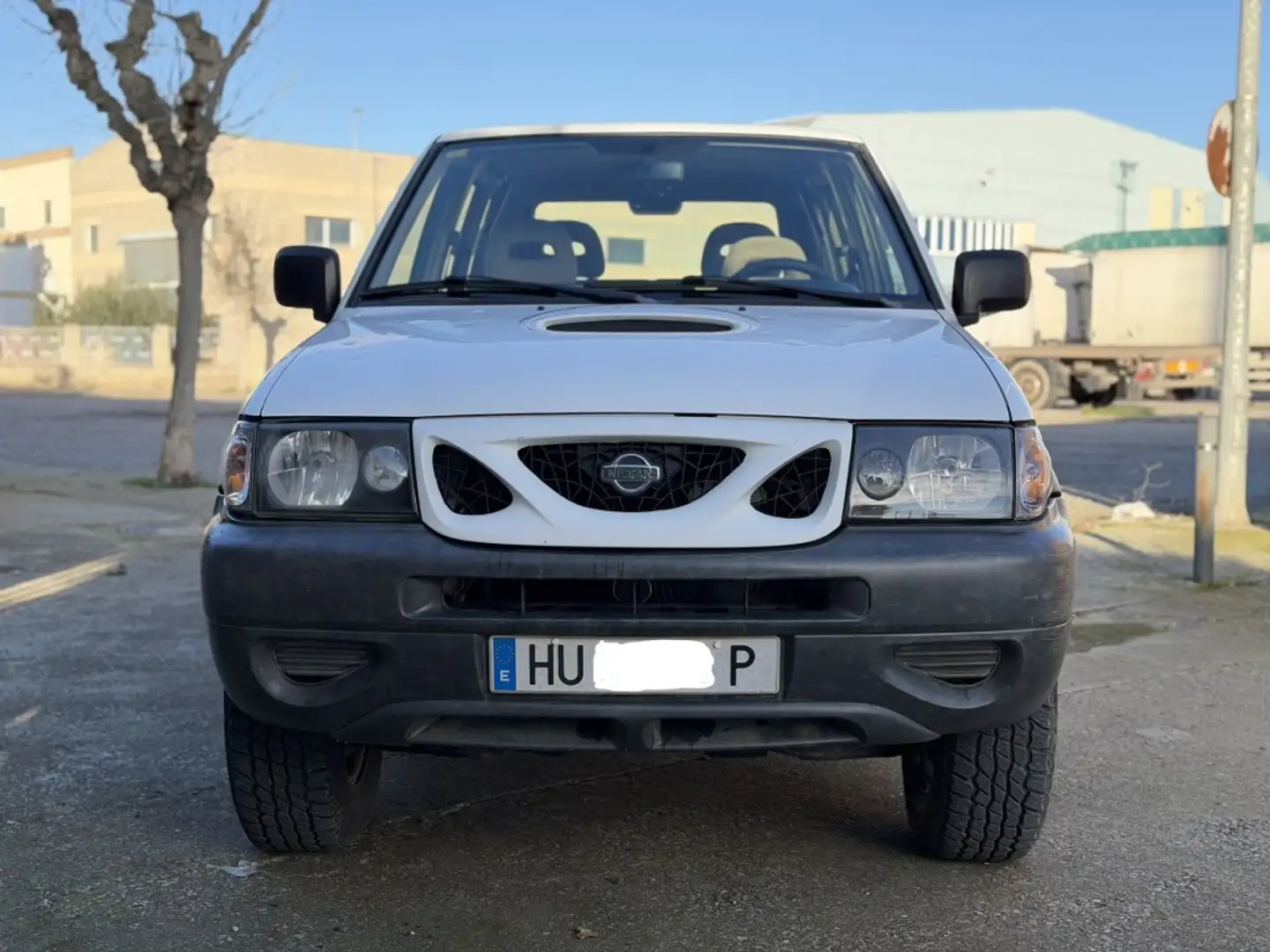 Nissan Terrano 2.7 TD Comfort Weiß - 1