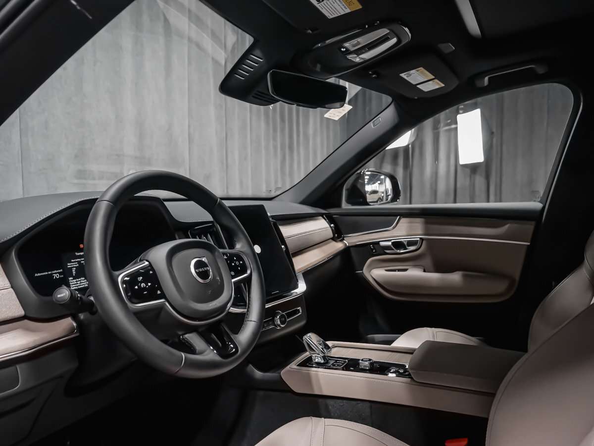 2026 Volvo XC90 Plus 7-Seater (Dark Theme) thumb 7