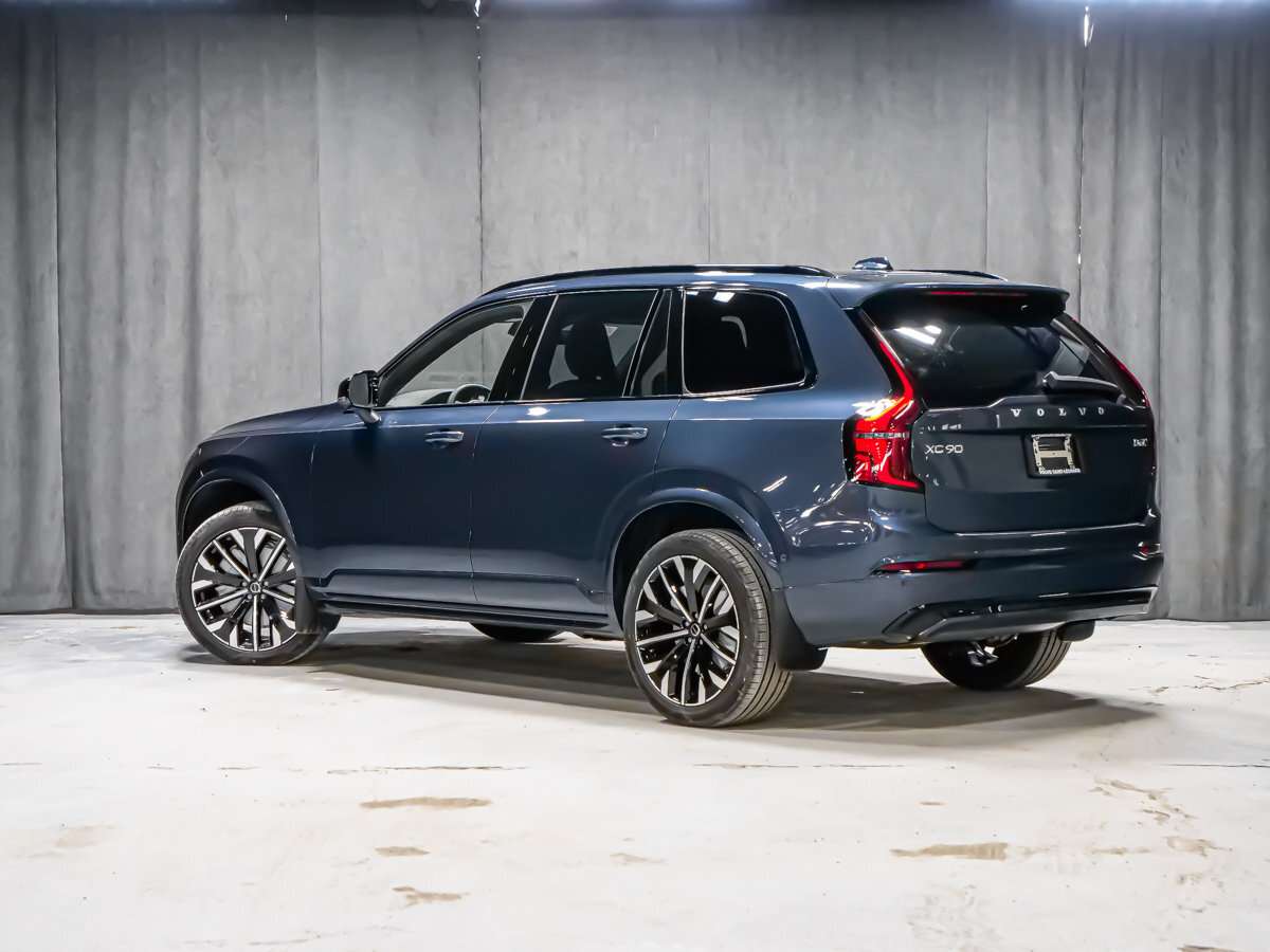 2026 Volvo XC90 Plus 7-Seater (Dark Theme) alt 5
