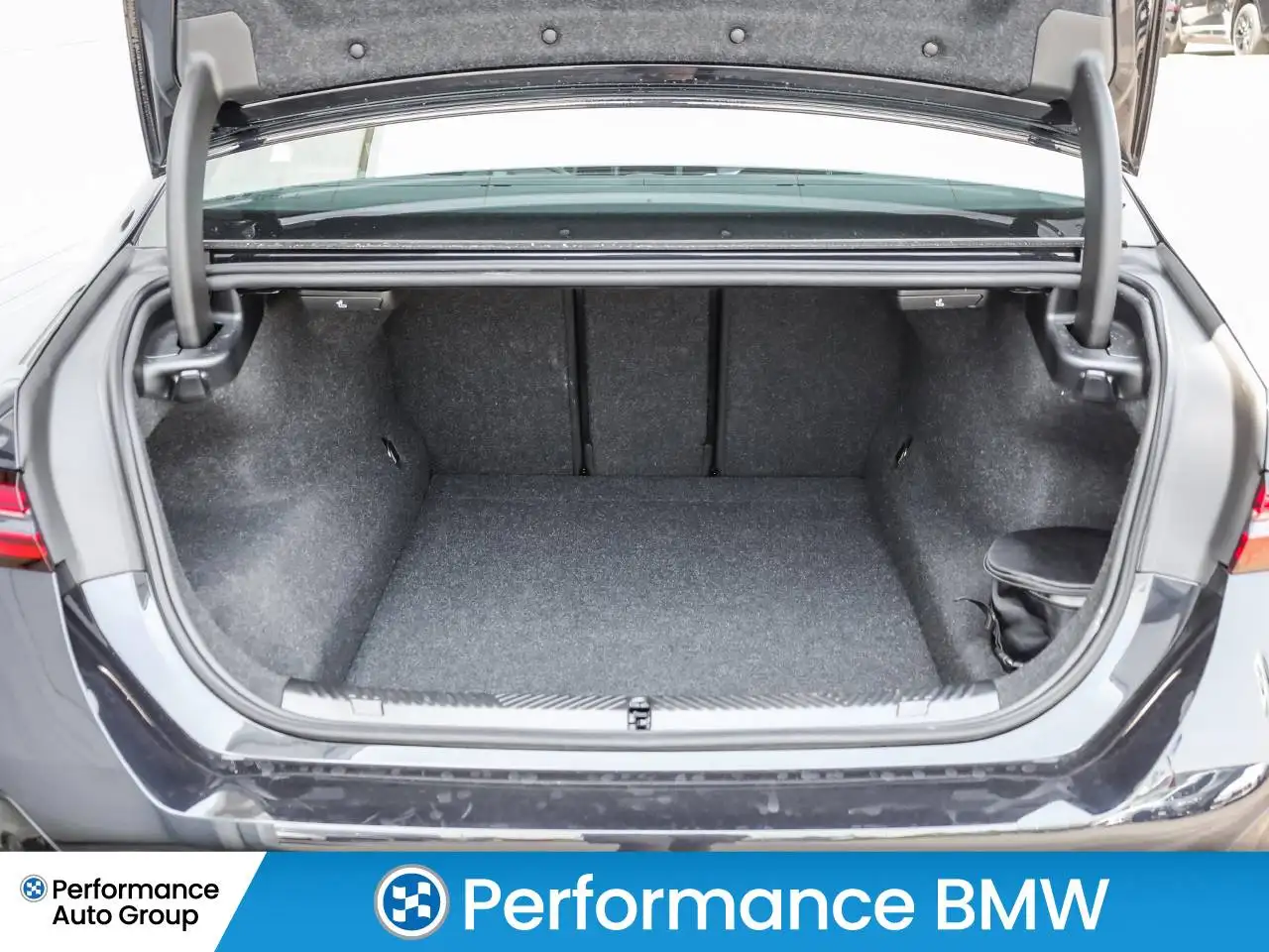 BMW 5 Series photo BMW 5 Series