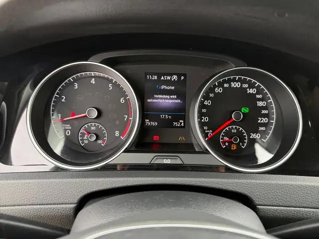 Volkswagen Golf view 12