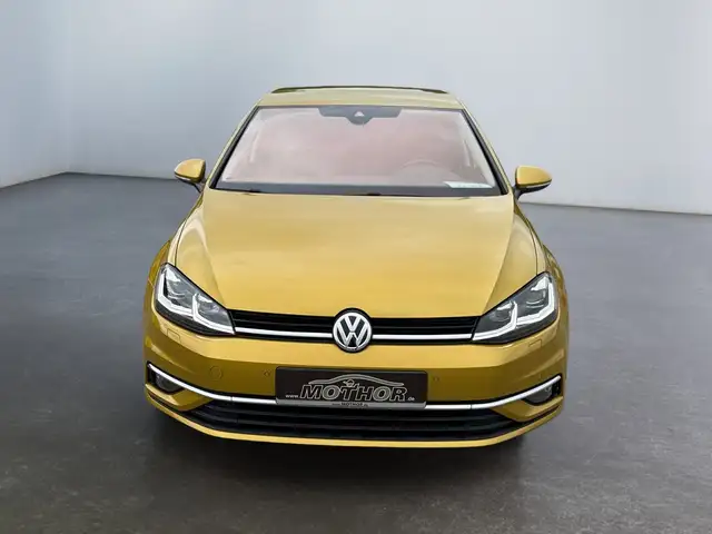 Volkswagen Golf view 6