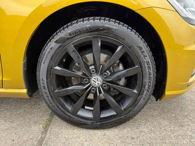 Volkswagen Golf view 15