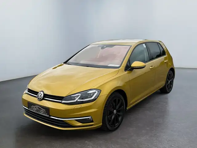 Volkswagen Golf view 2