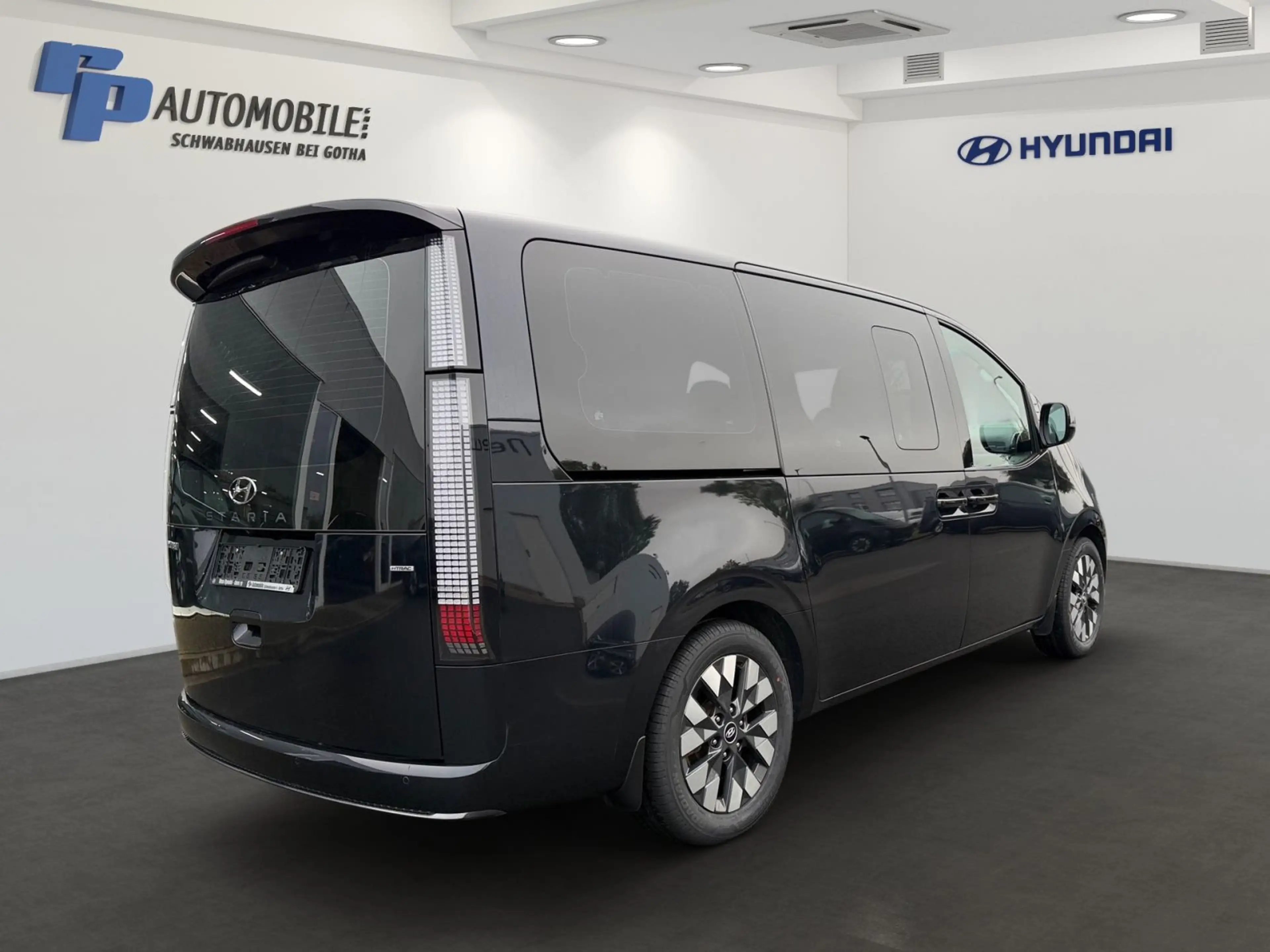 Hyundai STARIA 2.2 CRDi 4WD 8-AT SIGNATURE ISG — photo 3