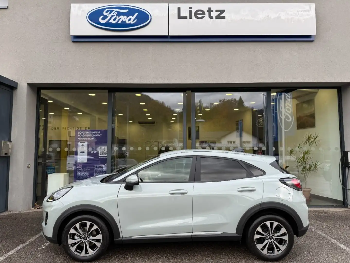 Ford Puma Titanium 1,0 EcoBoost MHEV Grau - 1