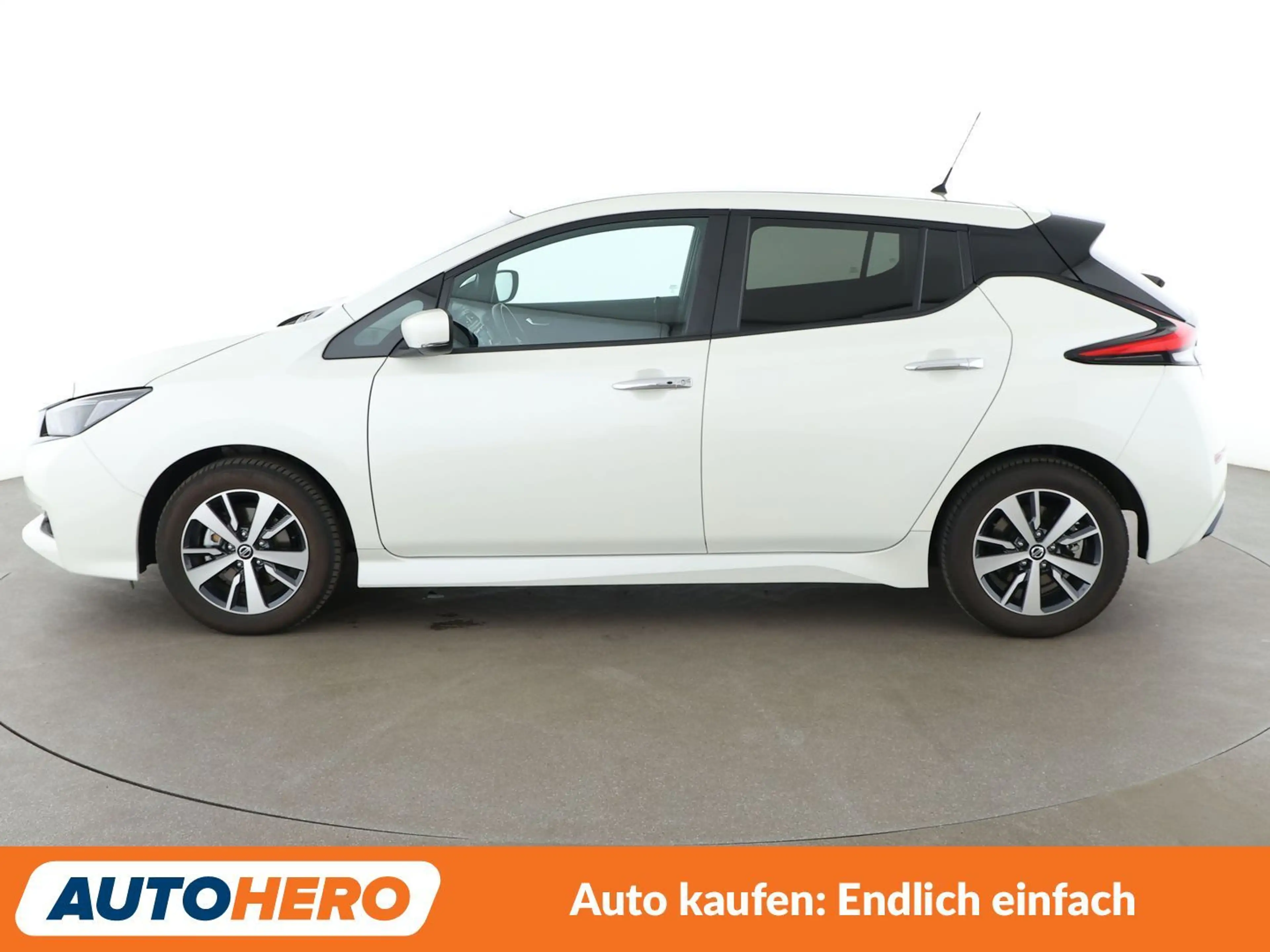 Nissan Leaf electric drive 110 kW Acenta — photo 3