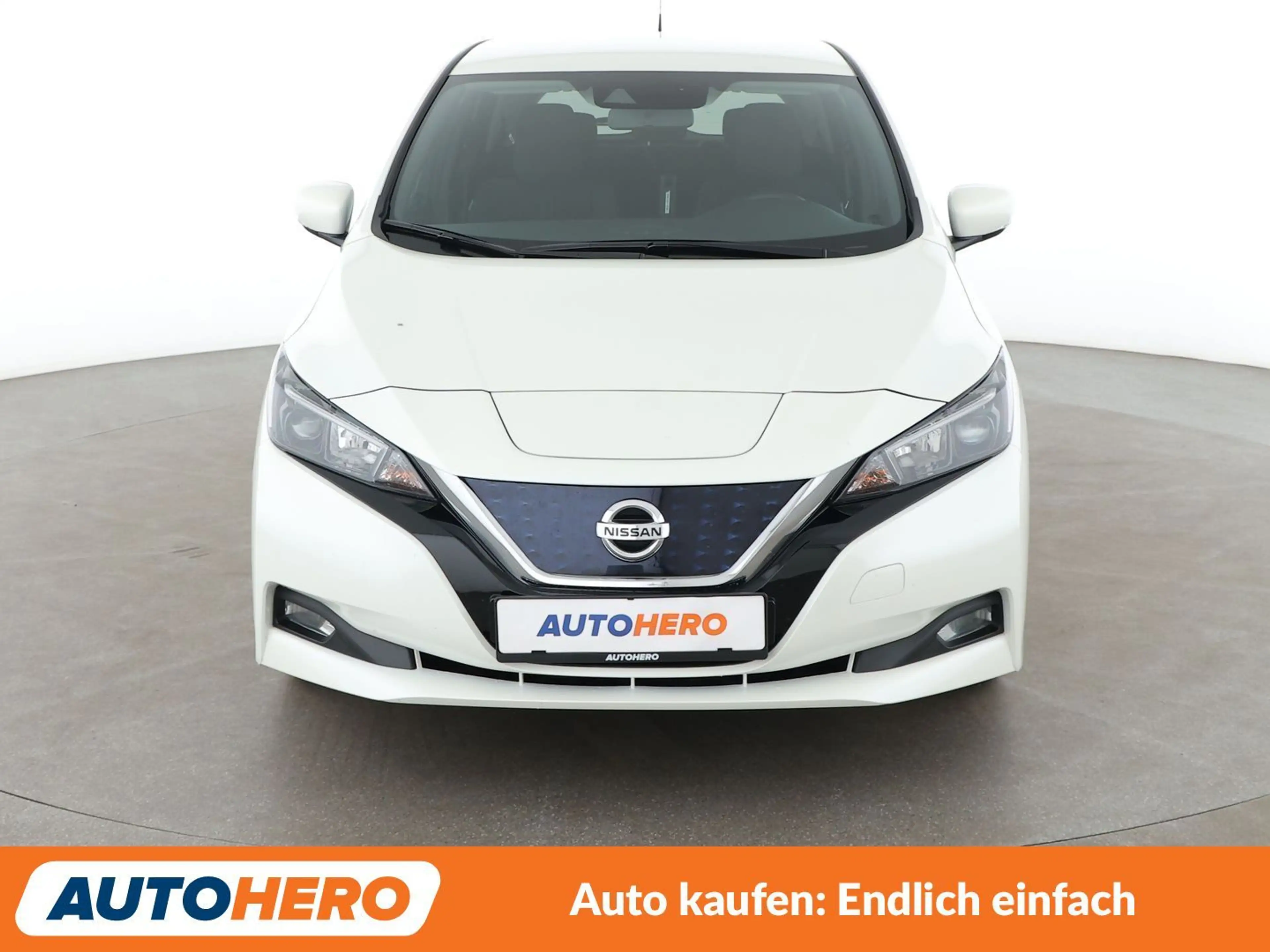 Nissan Leaf electric drive 110 kW Acenta — photo 9