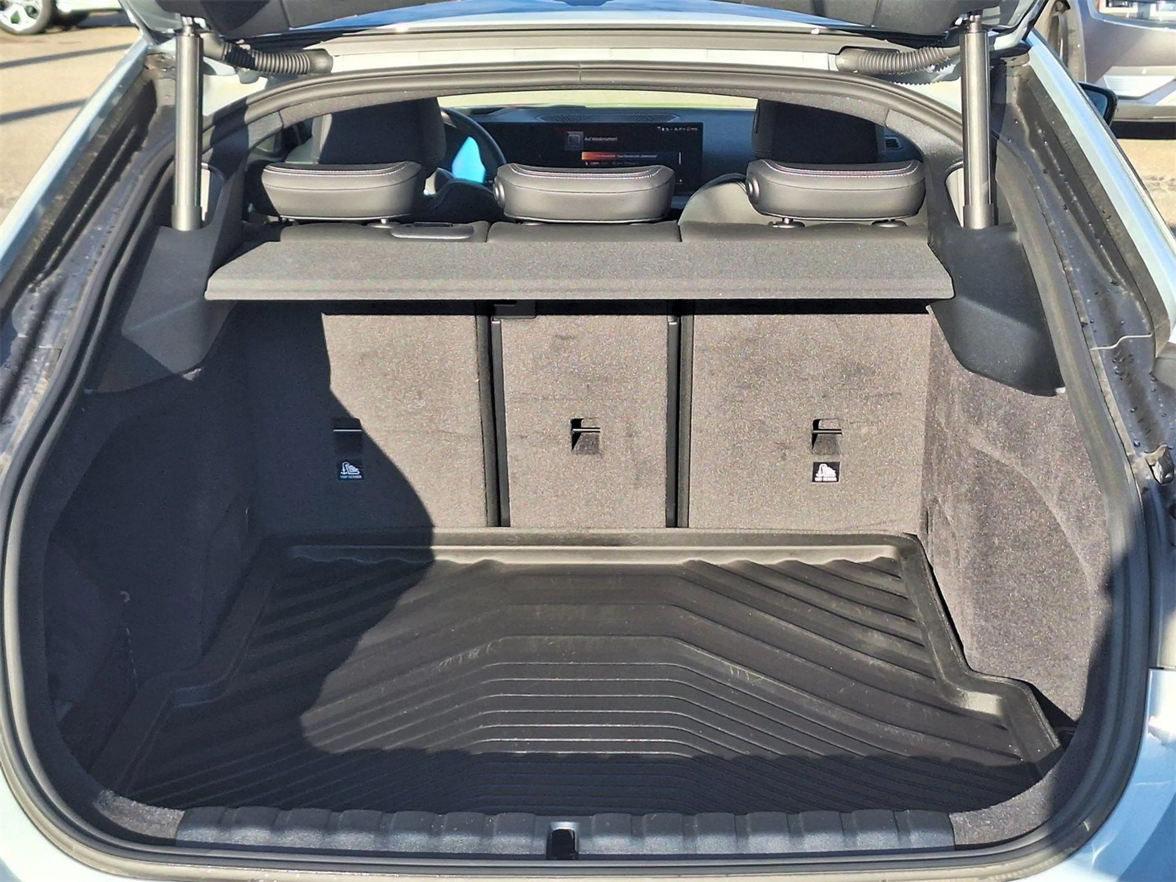 BMW i4 eDrive 35 Gran Coupe *8-Fach* — photo 15