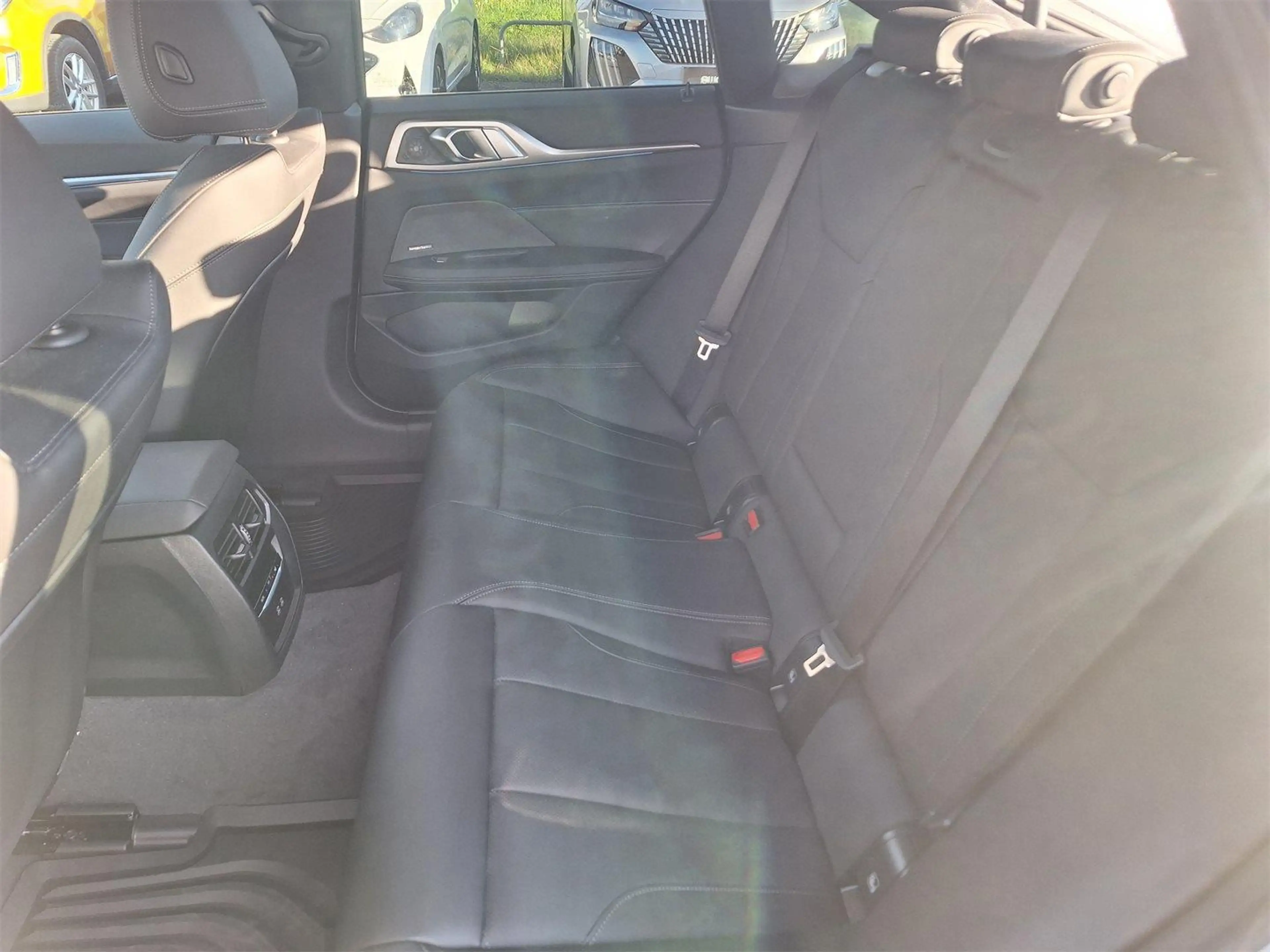BMW i4 eDrive 35 Gran Coupe *8-Fach* — photo 14