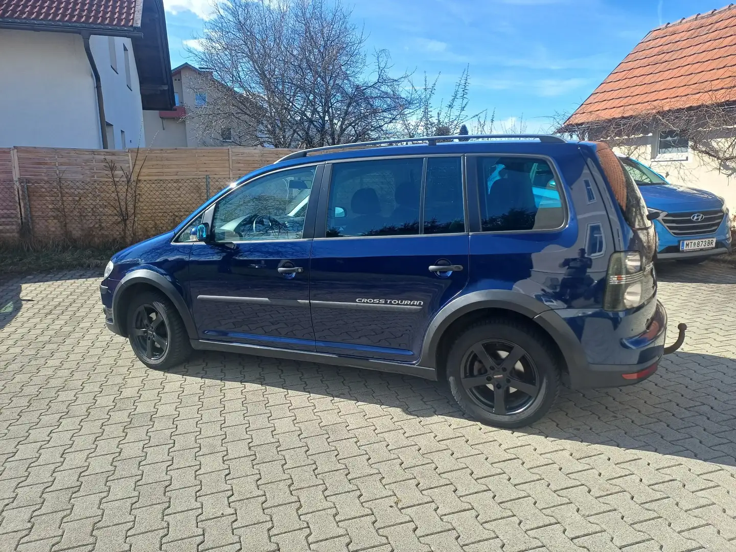 Volkswagen Touran 2.0  CROSS Tuaran Blau - 1