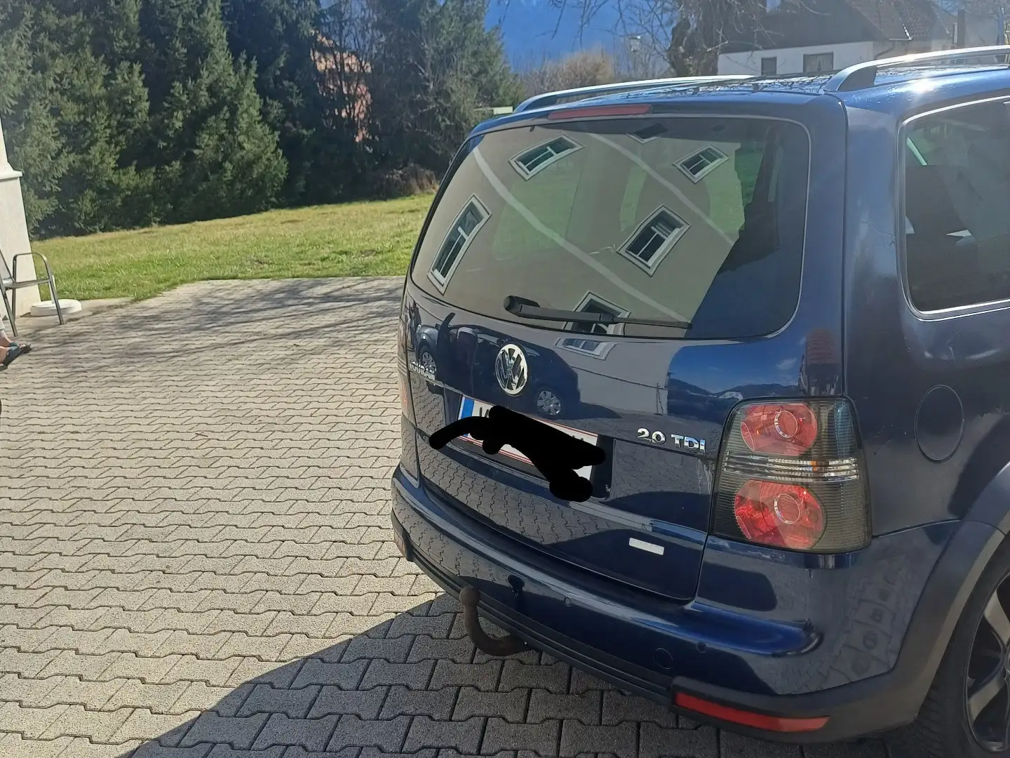 Volkswagen Touran 2.0  CROSS Tuaran Blau - 2