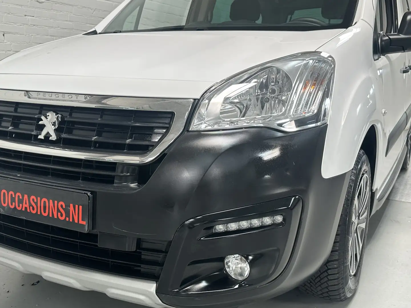 Peugeot Partner PURETECH 1.2 PureTech Active CLIMA / CRUISE / TREK Weiß - 2
