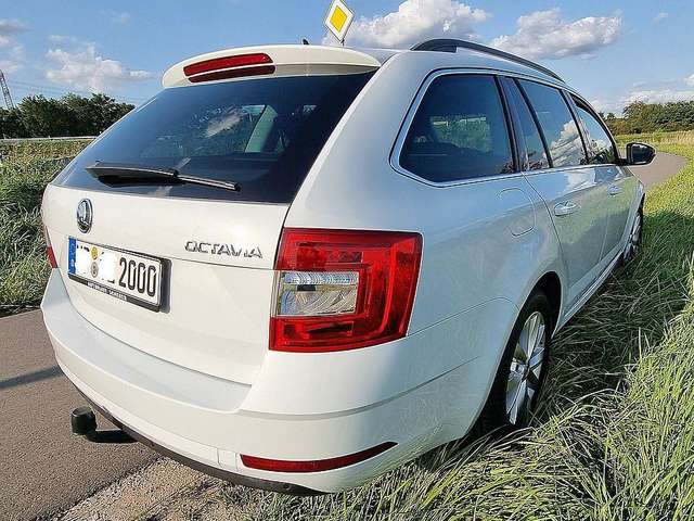 Skoda Octavia Combi 2.0 TDI Ambition AHK 8XAlu NR KFZ