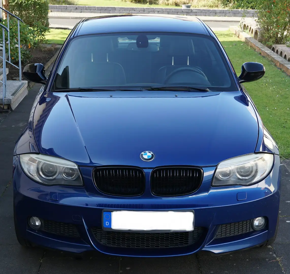 BMW 120 BMW E82 / Le Mans Blau / M-Paket / TÜV Neu Blau - 1