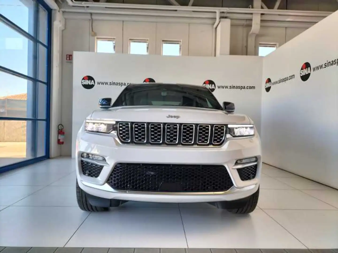 Jeep Grand Cherokee PLUG-IN HYBRID MY23 Summit Reserve 2.0 4xe PHEV 38 Weiß - 2