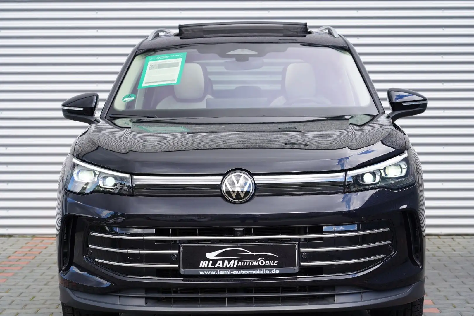 Volkswagen Tiguan 2.0TDI Elegance LEDER HUD PANO AHK 360 Noir - 2