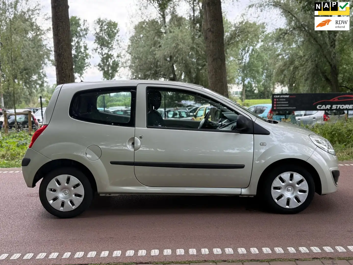 Renault Twingo 1.2 Authentique APK!ZUINIG!KOOPJE! Amarillo - 1