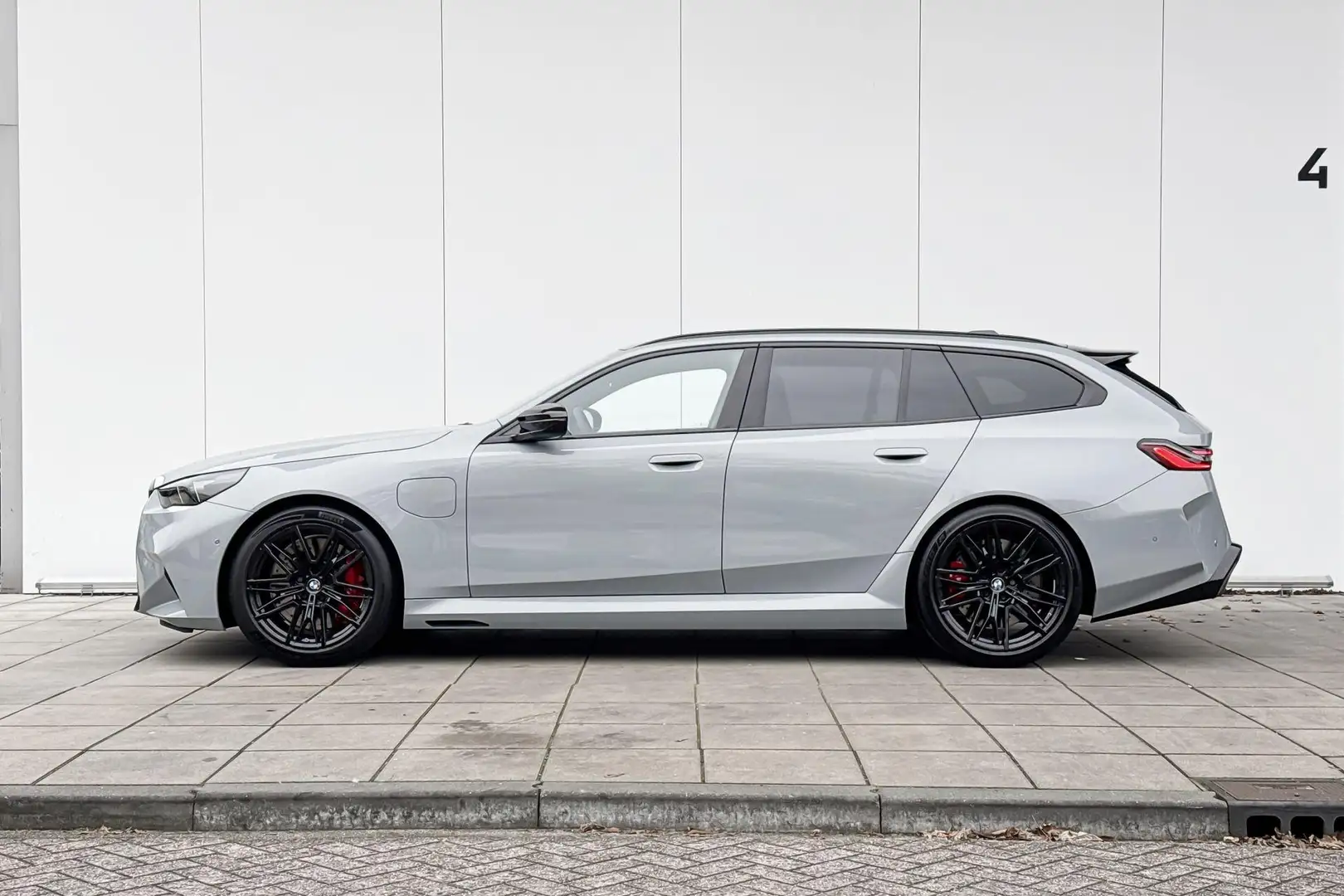 BMW M5 Touring / Bowers & Wilkins / Driving Assistant Pro Grigio - 2