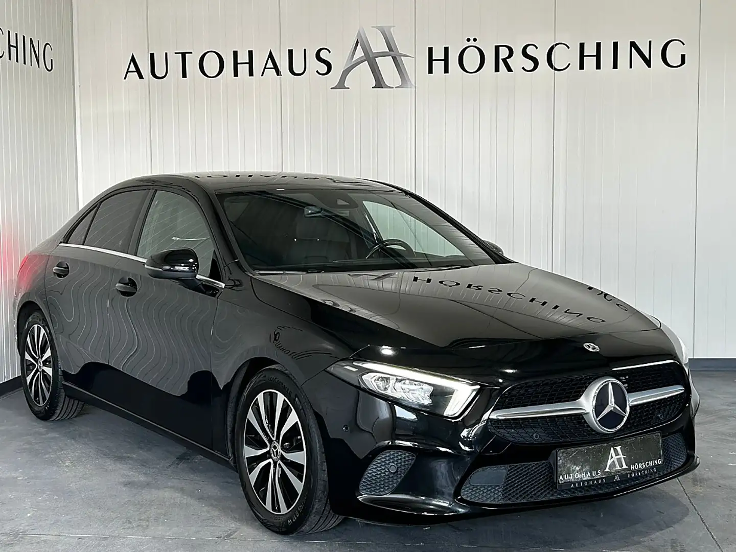 Mercedes-Benz A 180 d Limousine//STERNHIMMEL// Schwarz - 1