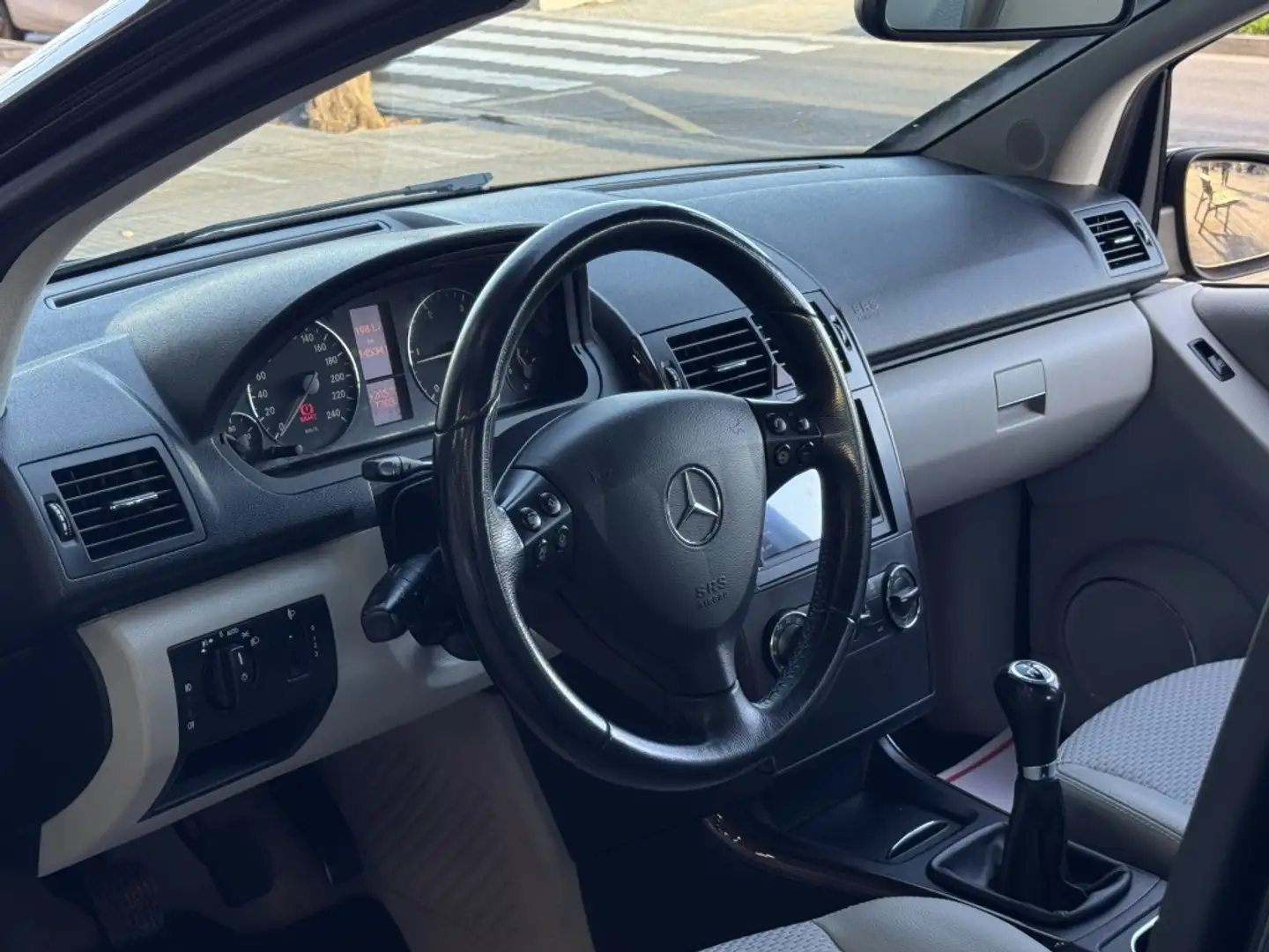 Mercedes-Benz A 180 180CDI Elegance Schwarz - 2