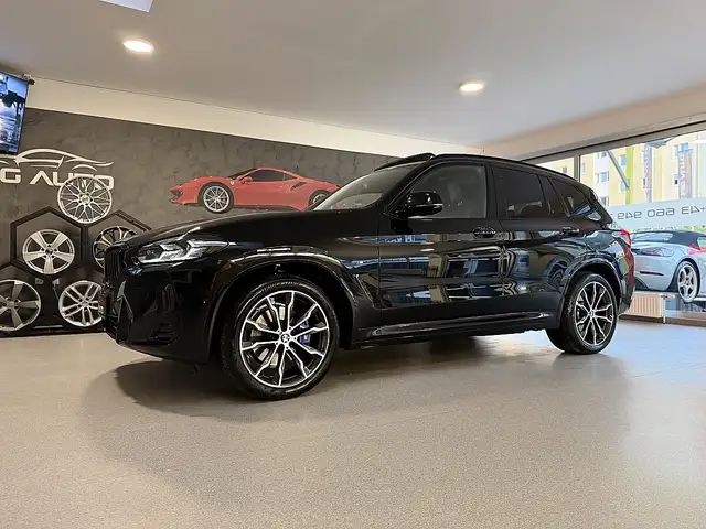 BMW X3 view 3