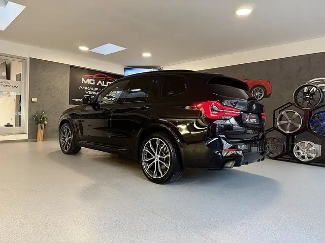 BMW X3 view 5
