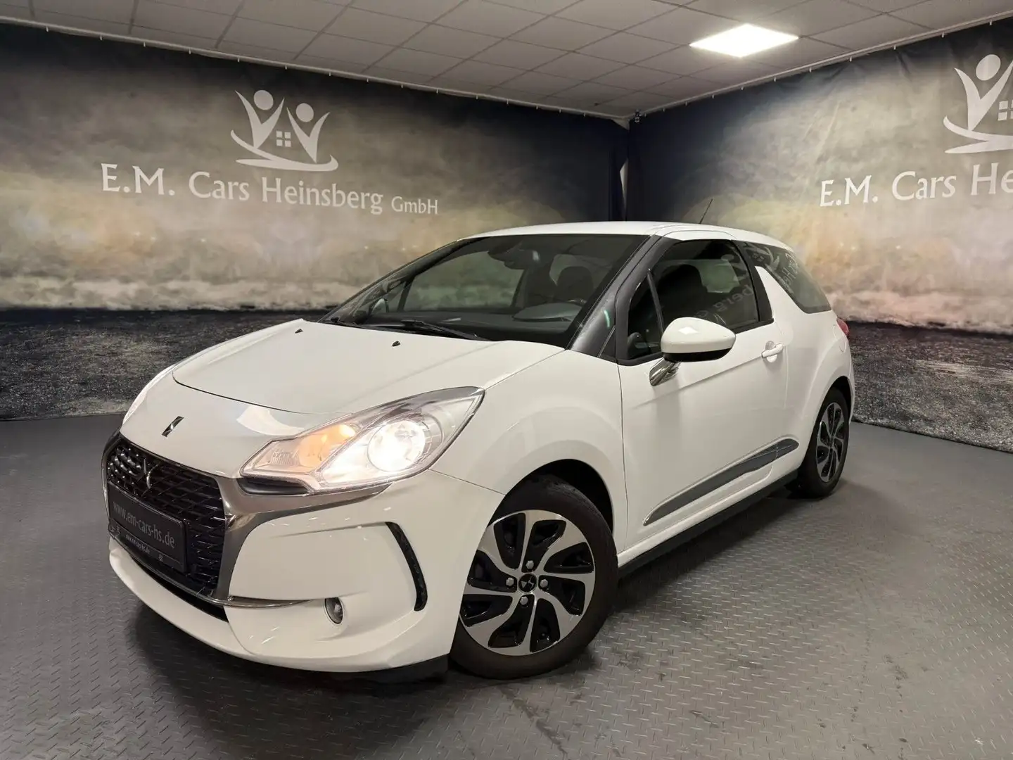DS Automobiles DS 3 1.6 BlueHDi 100 SoChic Navi Klima 1.H MwSt Blanc - 2