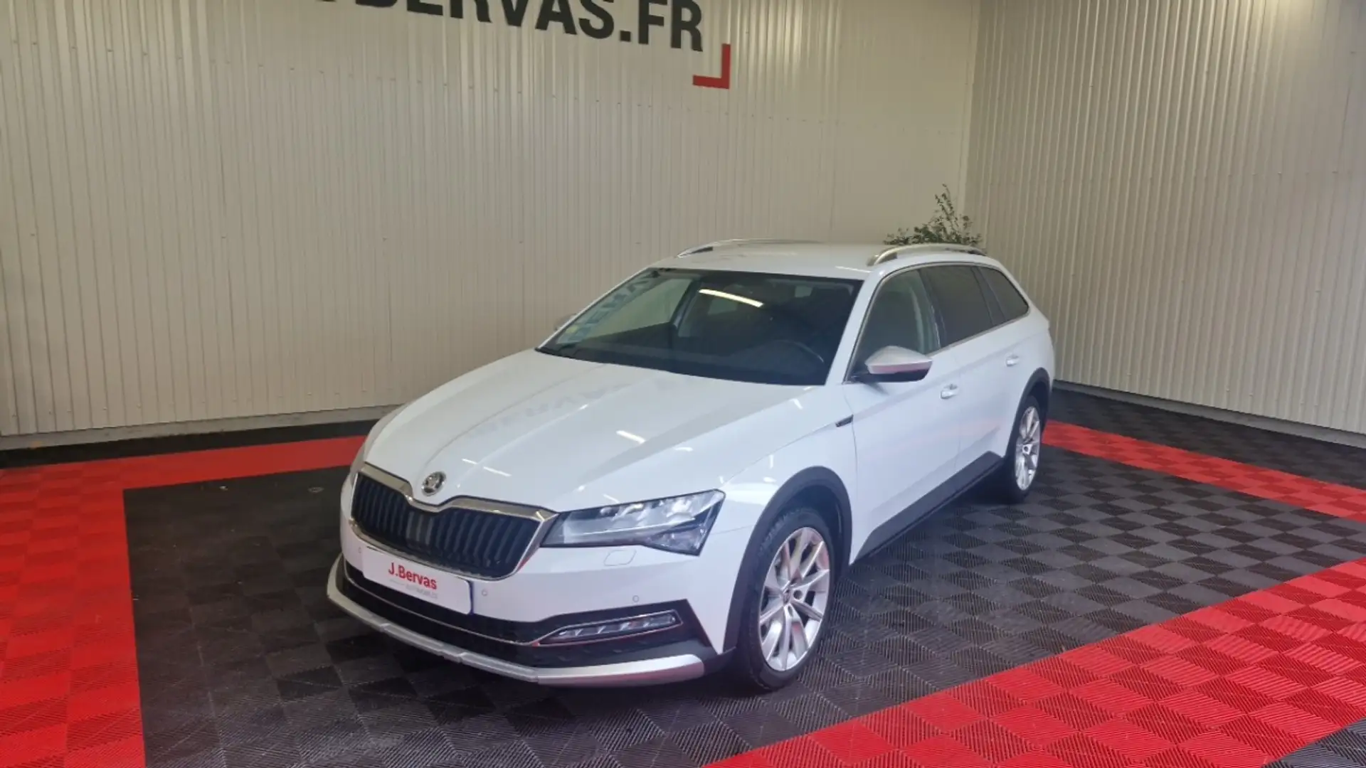 Skoda Sonstige 2.0 TDI 150 SCR DSG7 SCOUT Weiß - 1