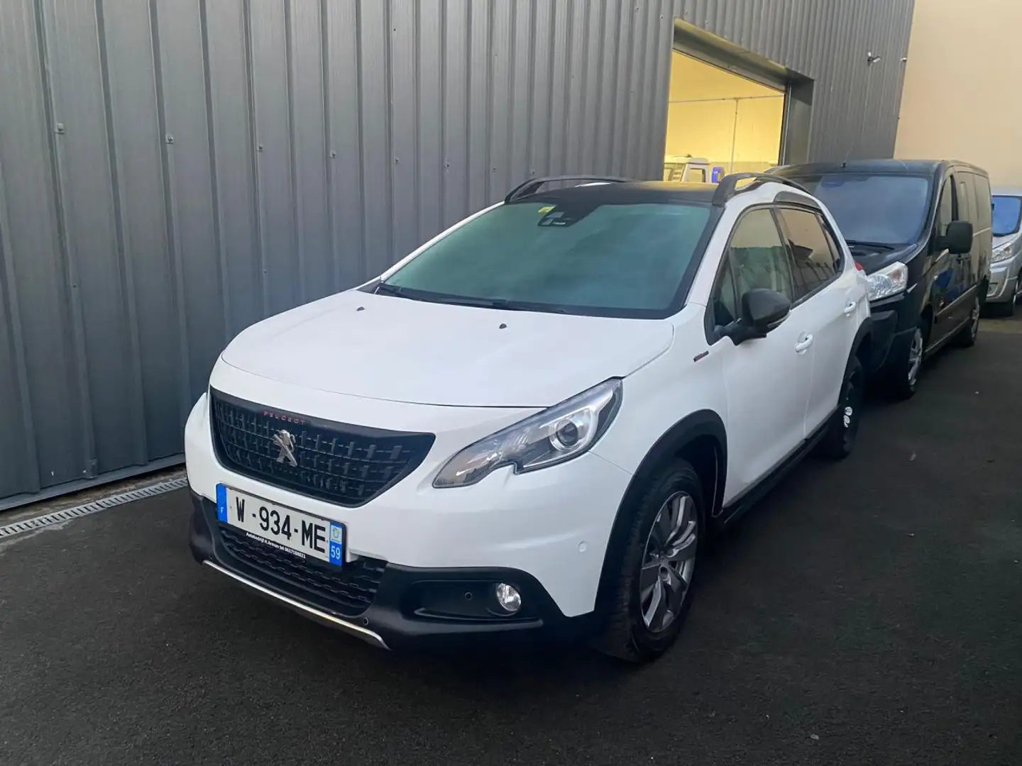 Peugeot 2008 Peugeot 2008 GT Line Automatique  1.2 essence- 110 Bianco - 1