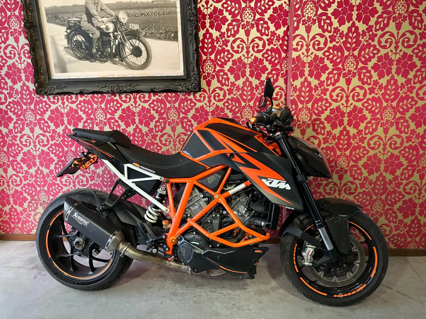 KTM 1290 Super Duke R Oranžová - 1
