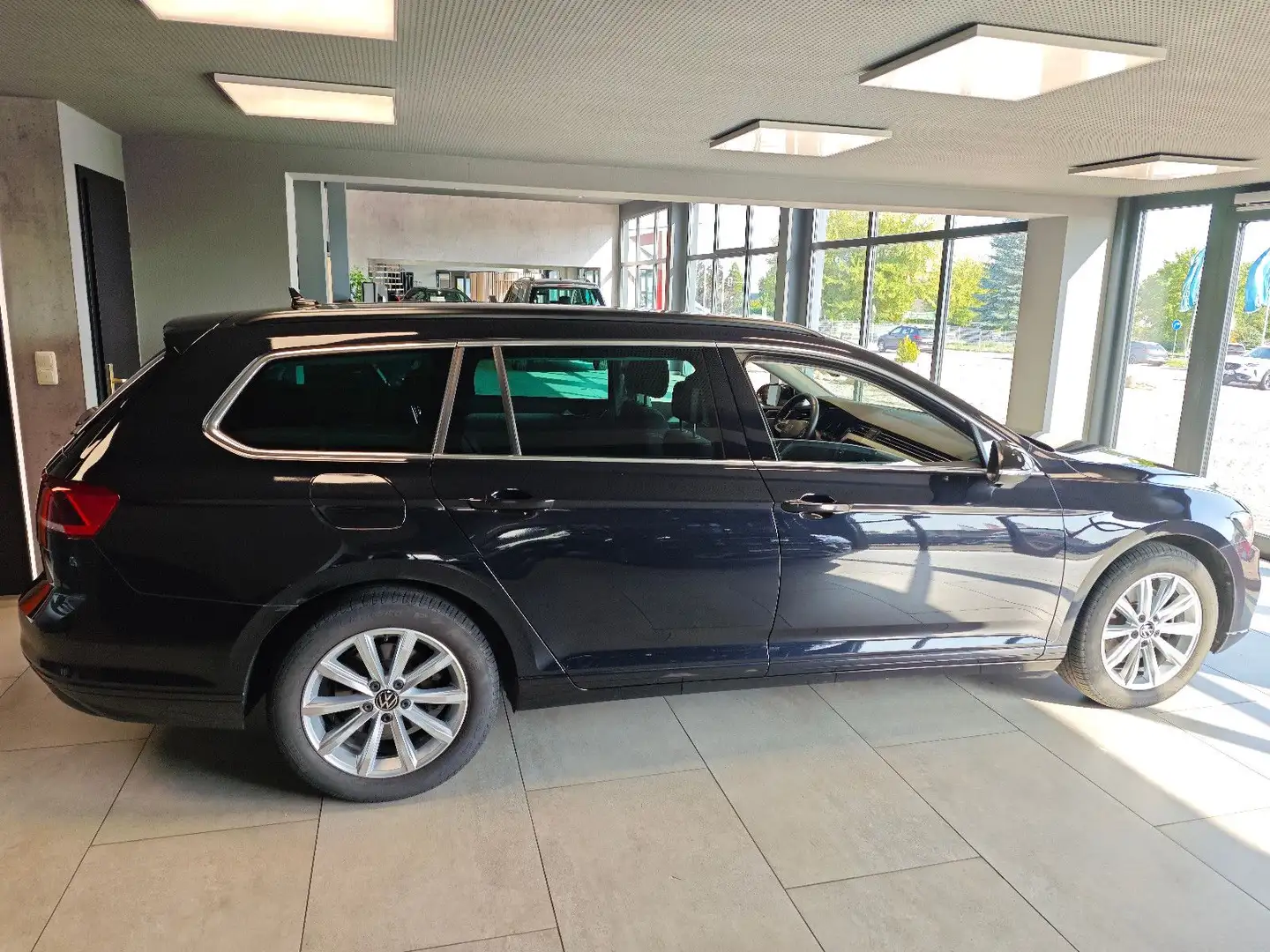 Volkswagen Passat Variant 2.0TDI DSG Business |Shz|Navi|LED Noir - 2