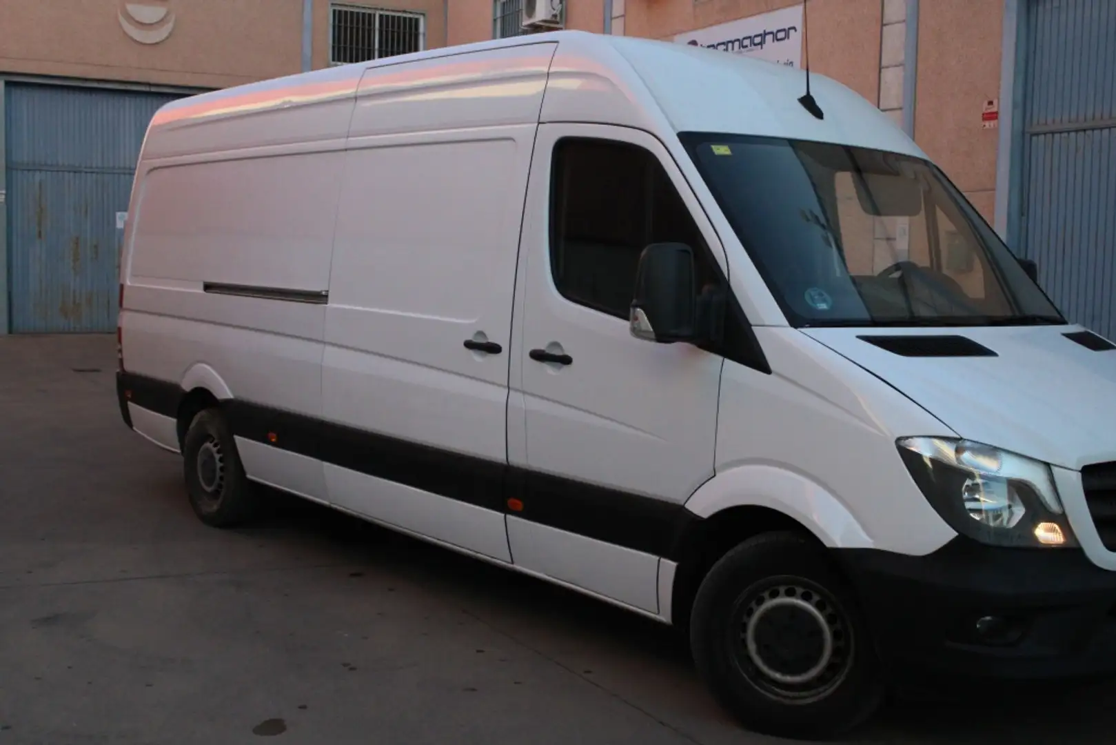 Mercedes-Benz Sprinter Furgón 314CDI Extralargo T.E Blanco - 2