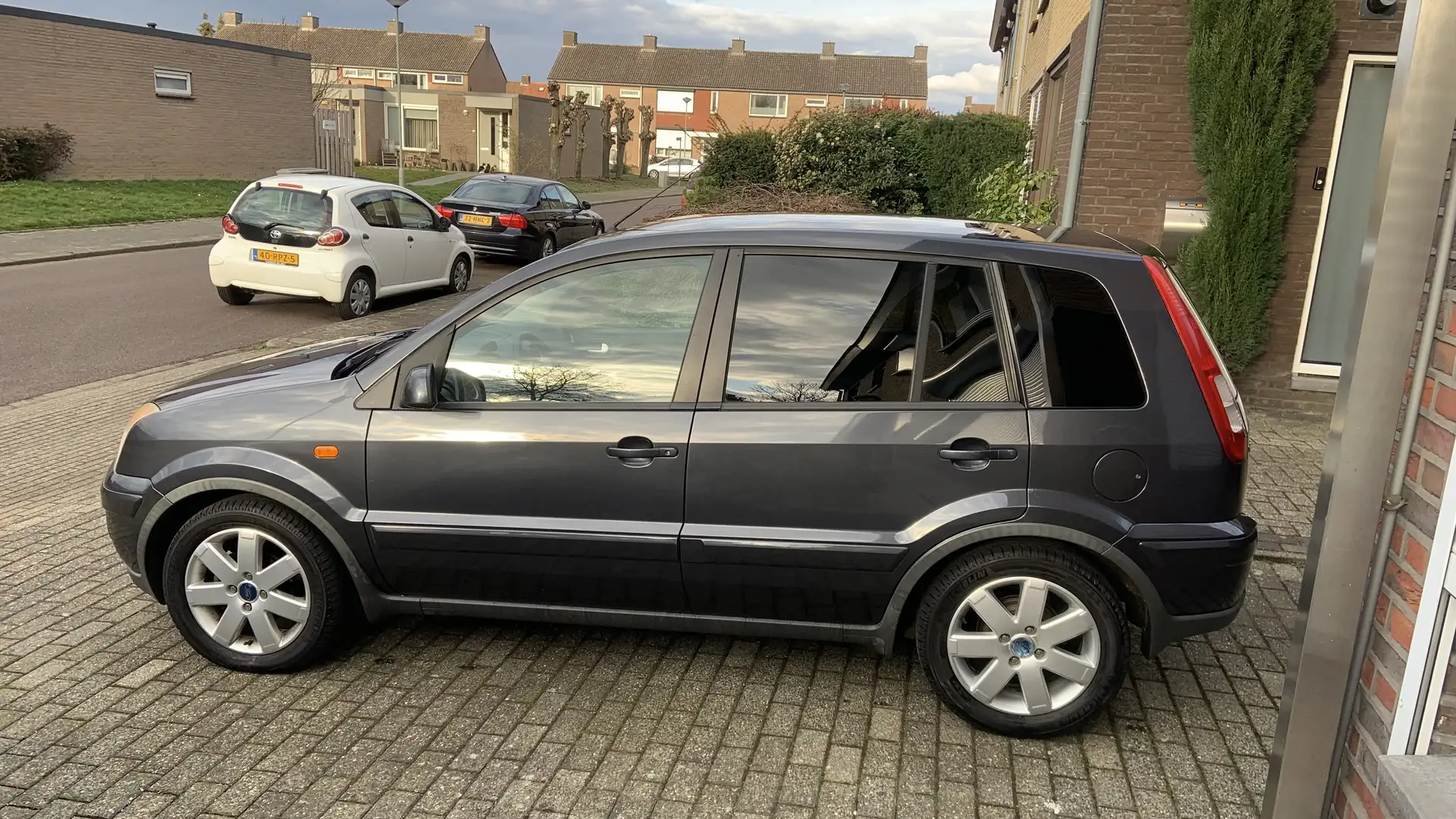 Ford Fusion 1.6-16V Futura + Gri - 1