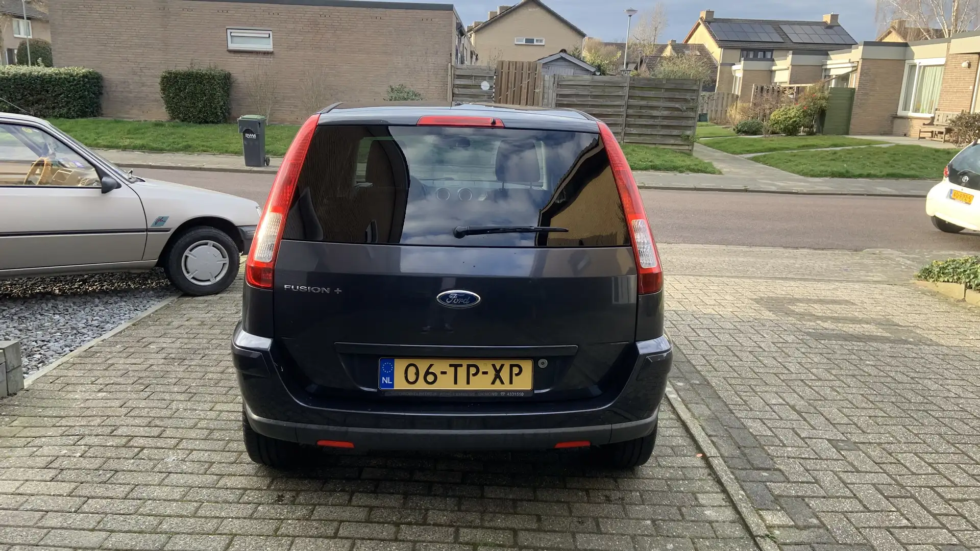 Ford Fusion 1.6-16V Futura + Gri - 2