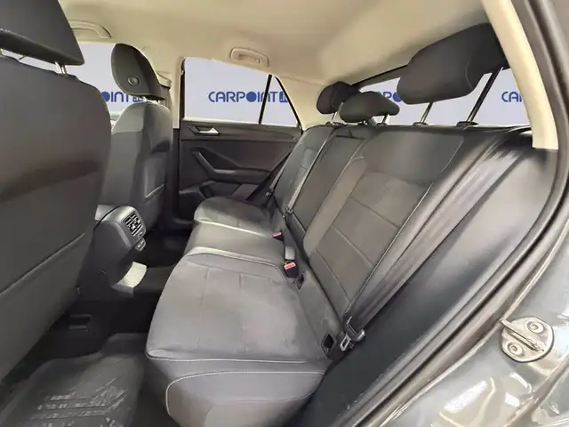 Volkswagen T-Roc view 15