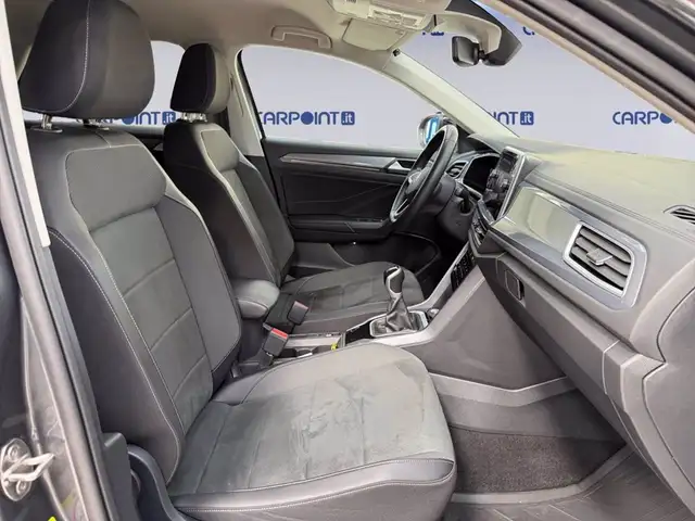Volkswagen T-Roc view 17