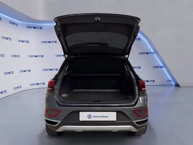 Volkswagen T-Roc view 19